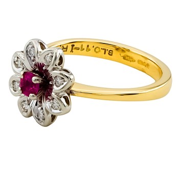 18ct Gold Ruby / Diamond Cluster Ring size O